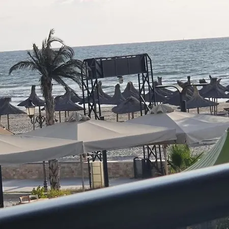 Isabelle Alezzi Mamaia Nord Apartment