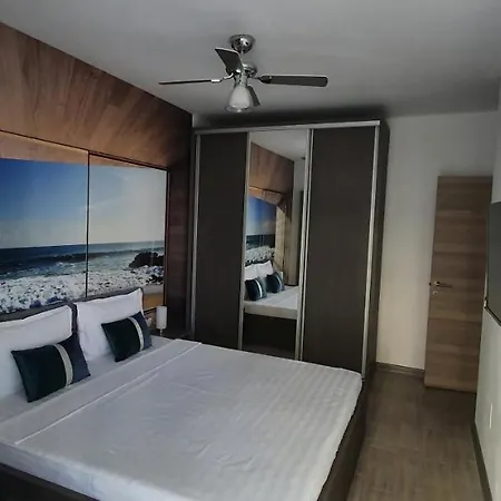 Apartment Isabelle Alezzi Mamaia Nord *