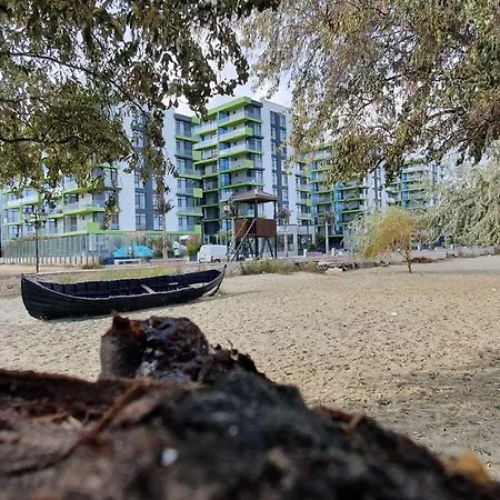 Isabelle Alezzi Mamaia Nord *