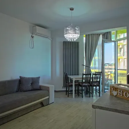 Isabelle Alezzi Mamaia Nord * Năvodari