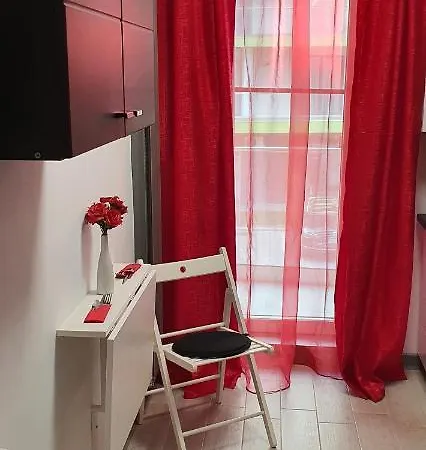 Isabelle Alezzi Mamaia Nord דירה